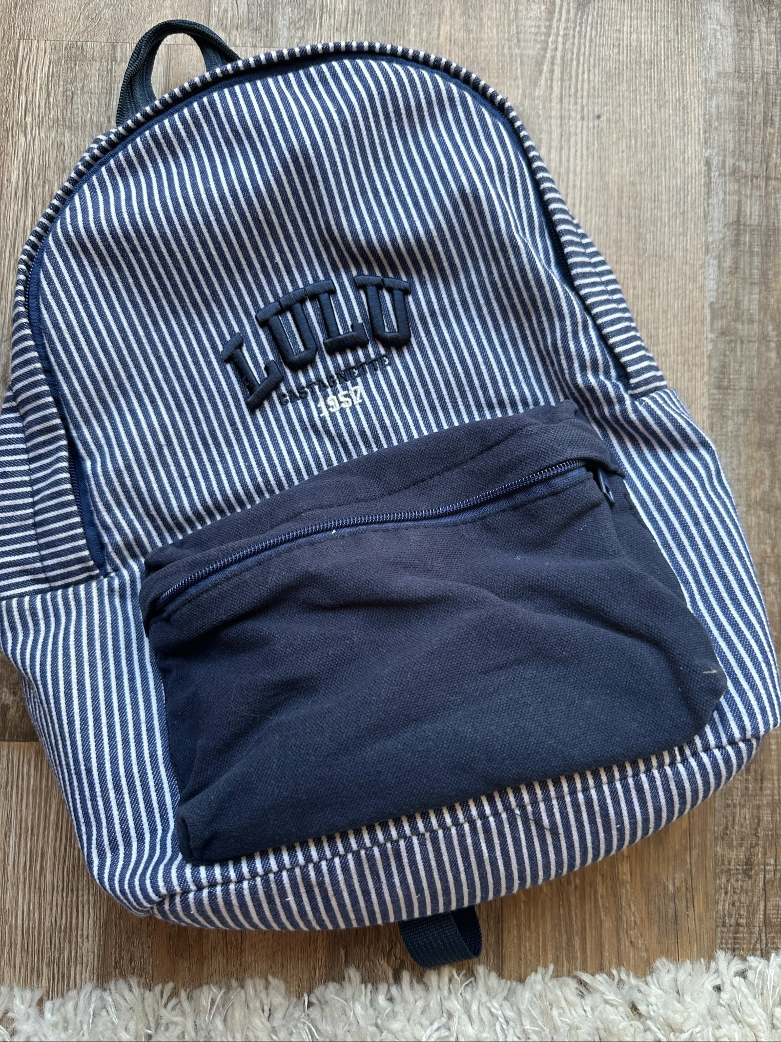 Sac à dos LuluCastagnette 1957 bleu rayé – Très bon état